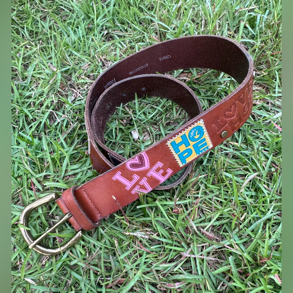 Fossil Brown Leather Belt with Gold Buckle women’s medium.